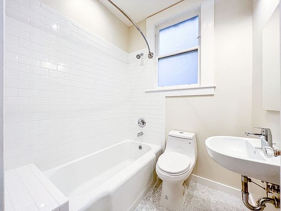 4th image of 3255 Sacramento St APT 1
