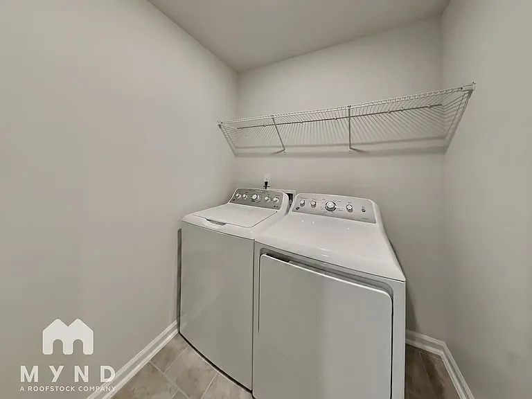 113 Peebles Dr — Photo 3
