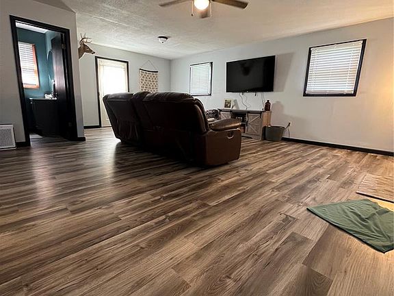 4th image of 606 3rd St