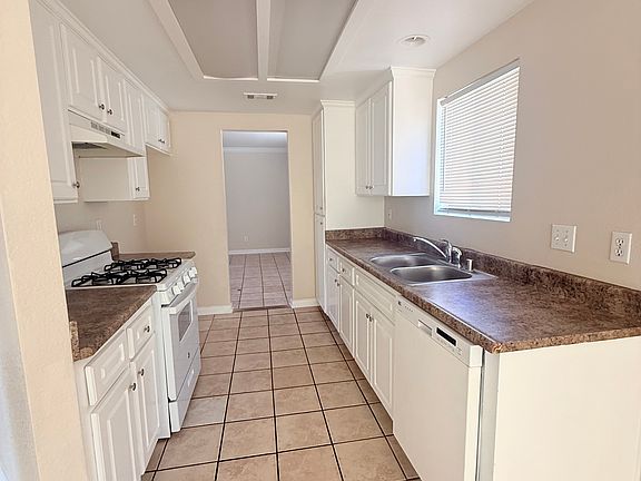 3rd image of 461 Westminster Pl APT B