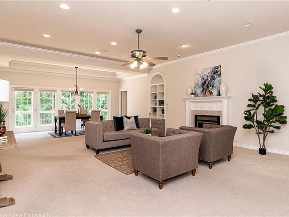 3rd image of 5 Abbey Cir