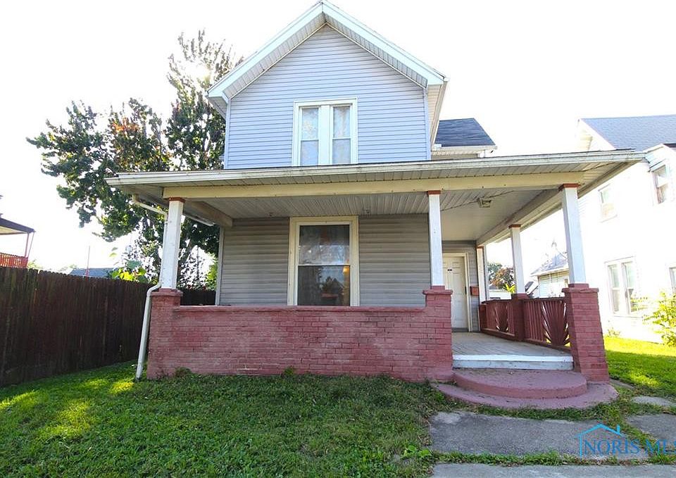 1st image of 452 Saint Louis St