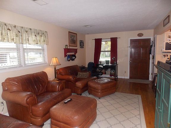 4th image of 436 Wilson Ave
