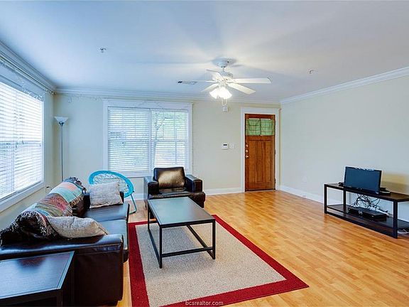 4th image of 1725 Harvey Mitchell Pkwy S APT 2014