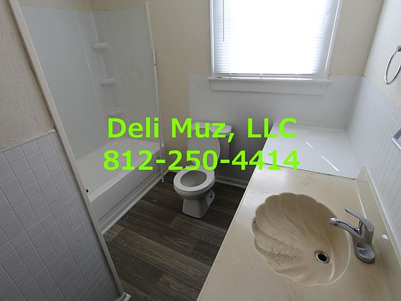 2nd image of 815 Washington Ave