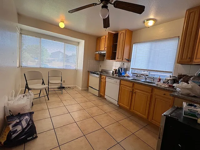 8189 Hemingway Dr — Photo 4