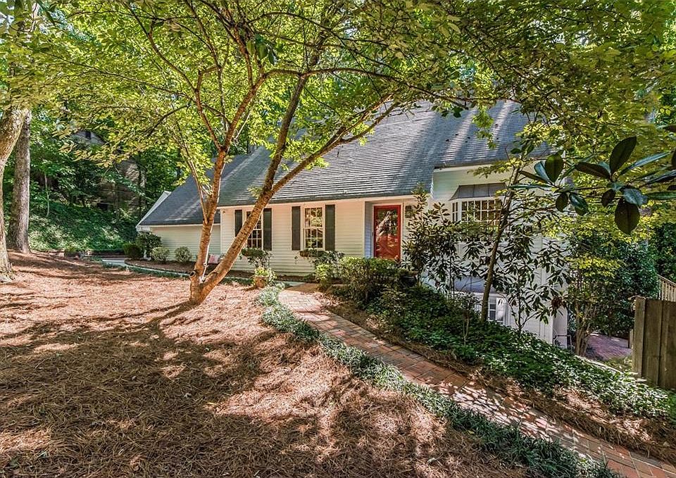 1st image of 1500 Landeveis End