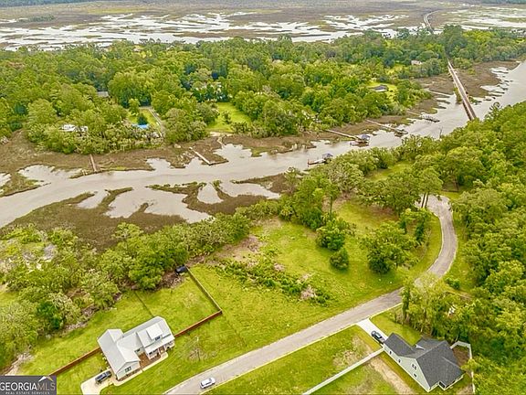 3rd image of 1139 River Oaks Rd