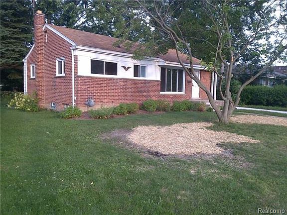 2nd image of 854 Belton St
