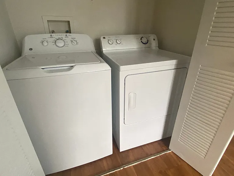 Waterford Pointe Apartments — Photo 36