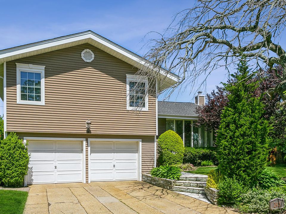 1st image of 243 Birchwood Park Dr