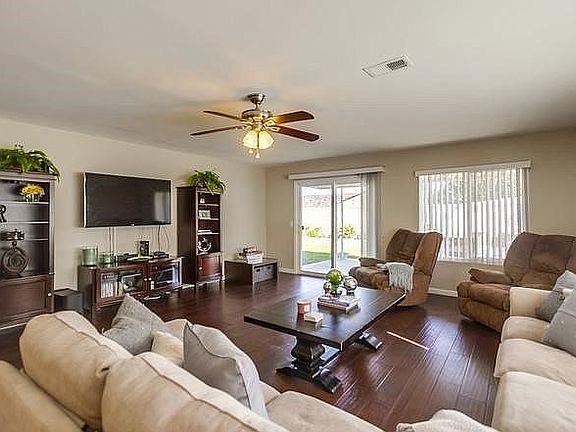 4th image of 1525 Oakden Dr