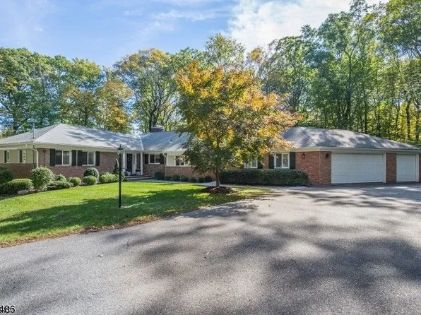 2 North Rd, Kinnelon Boro, NJ 07405