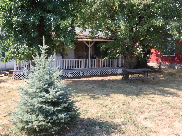 886 NE Bond St, Myrtle Creek, OR 97457