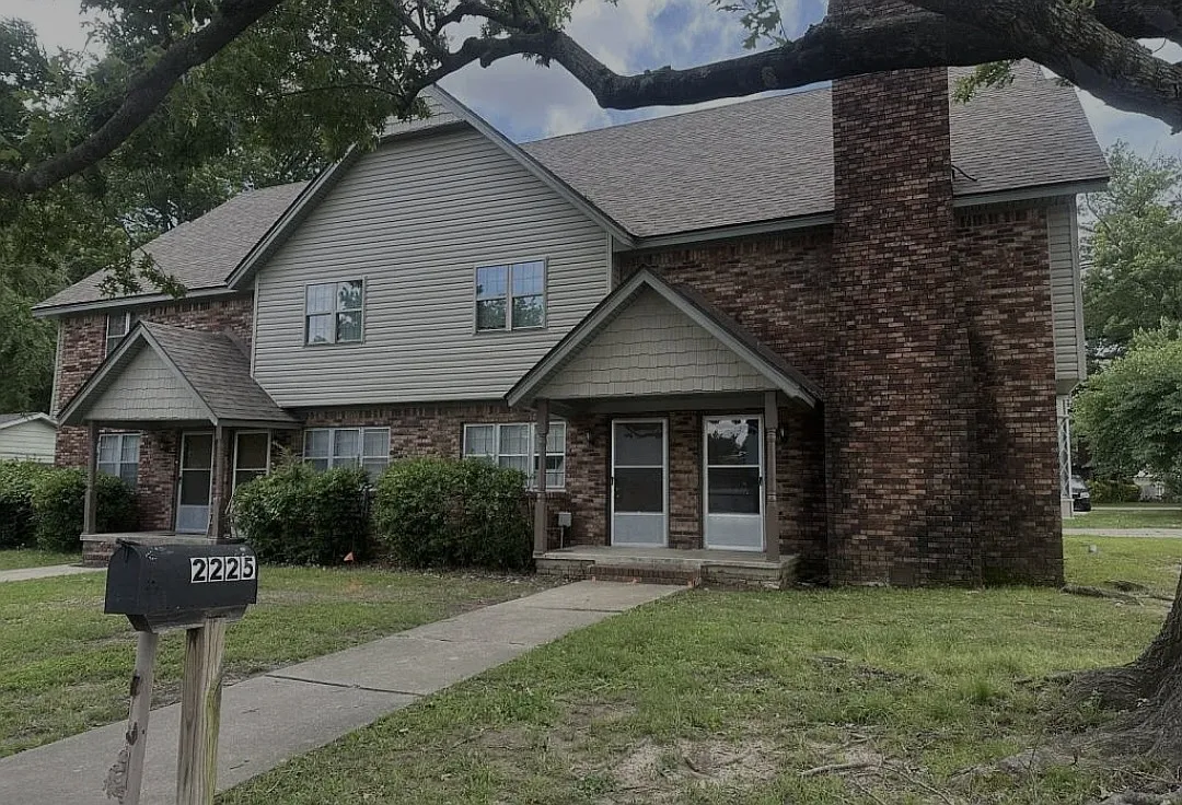 2 bed, 1072 sqft, $800 — Photo 1