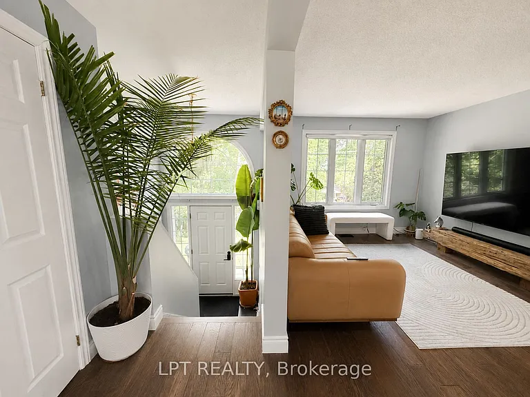 144 Shoreline Dr — Photo 3
