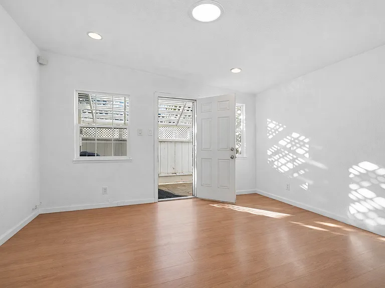 901 River St — Photo 15