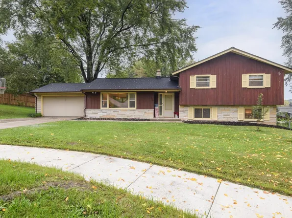 606 Lee COURT, Waukesha, WI 53186