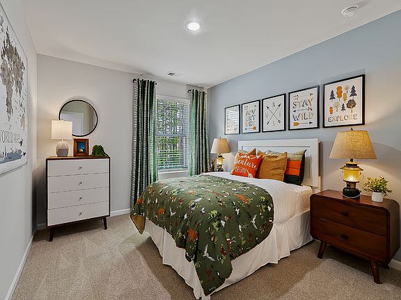 RAL_CadenceMeadows_Chatham_Bed3_3805RosebushDr_Model.jpg