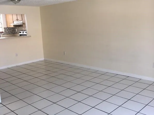 2261 W 53rd St APT 9, Hialeah, FL 33016