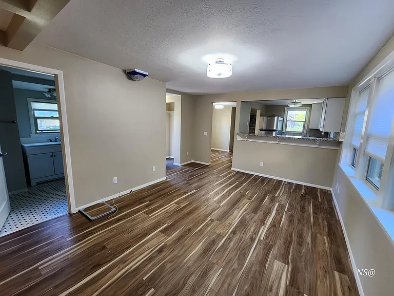 20 W Koch St — Photo 6