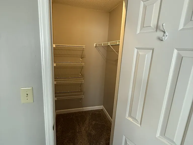 33 Rosewood Ter — Photo 1
