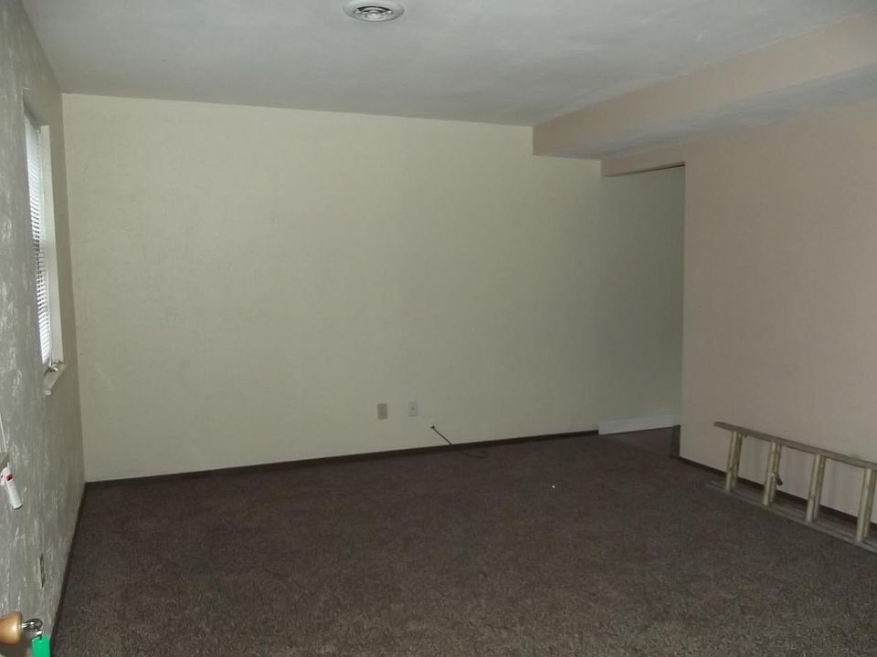 1st image of 186 Liberty Dr