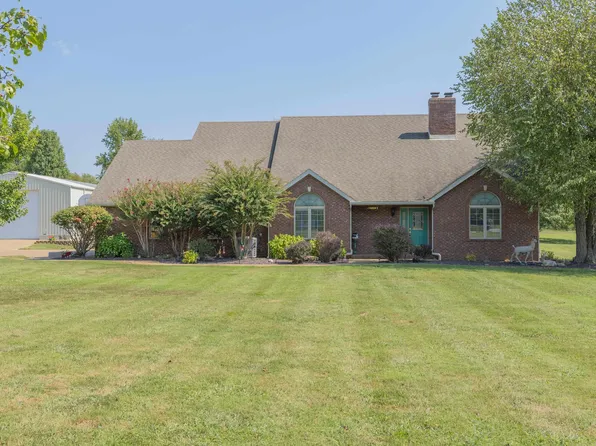 2022 S Center Rd, Boonville, IN 47601