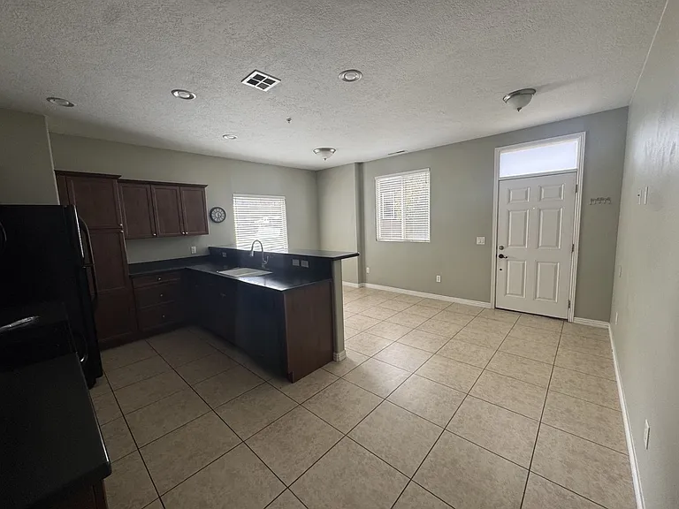 1177 Northfield Rd #18 — Photo 23