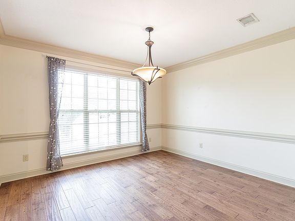 4th image of 3618 Butler Woods