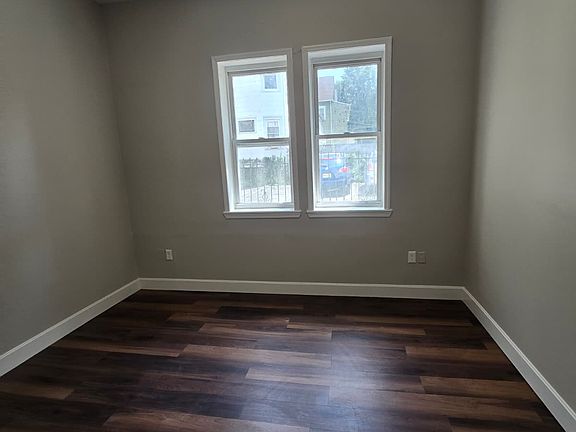 3rd image of 546 Prospect St #3