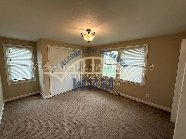 4248 S 5th St — Photo 5
