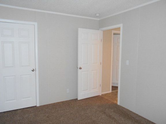 3rd image of 262 Schoolfield Dr