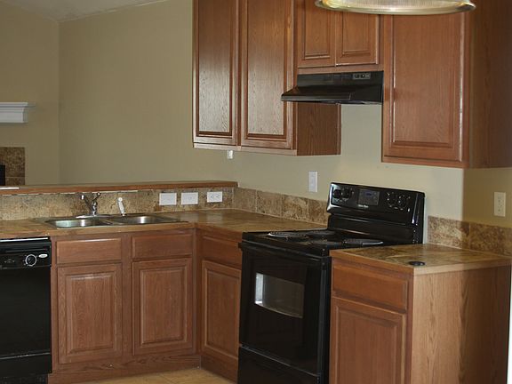 4th image of 321 Westgate Dr