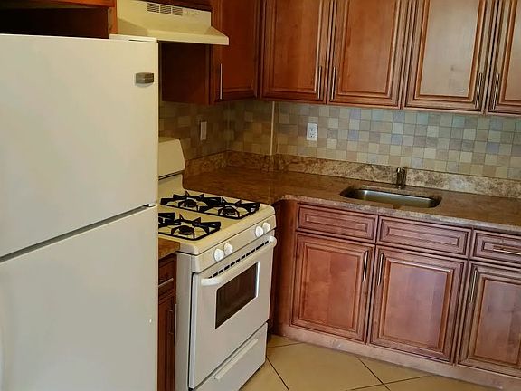 5th image of 14127 84th Dr APT 4B