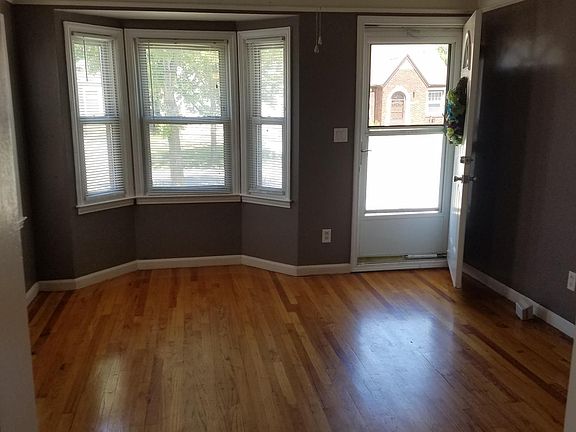 4th image of 1471 Mill St