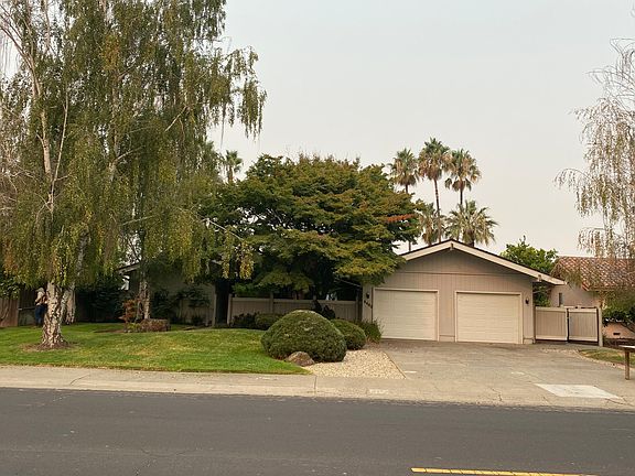 2nd image of 6480 Havenside Dr #1