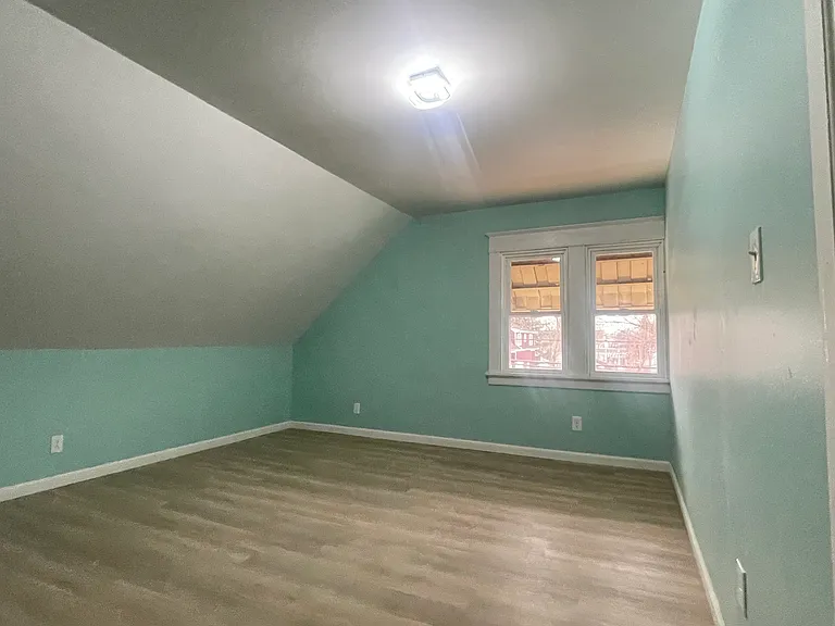 473 Olympic Ave — Photo 9