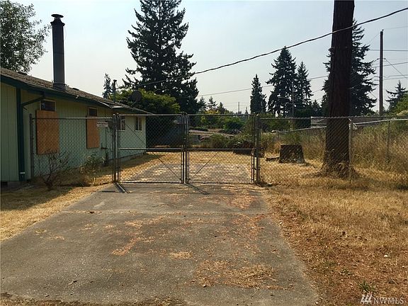3rd image of 1016 S 94th St