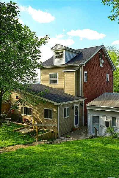 2606 Burham St photo 1