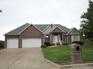 941 E Ironbridge Cir N, Springfield, MO 65810