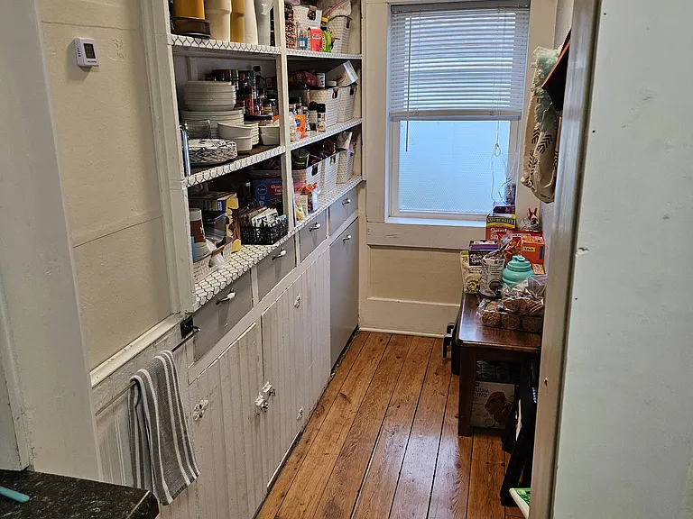 533 Putnam St #2 — Photo 8