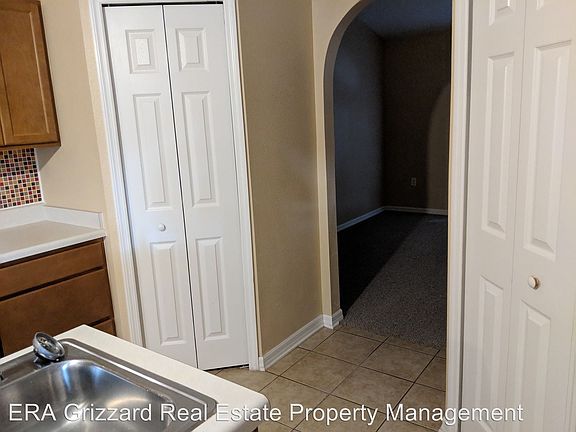4th image of 7602 Park Hill Ave