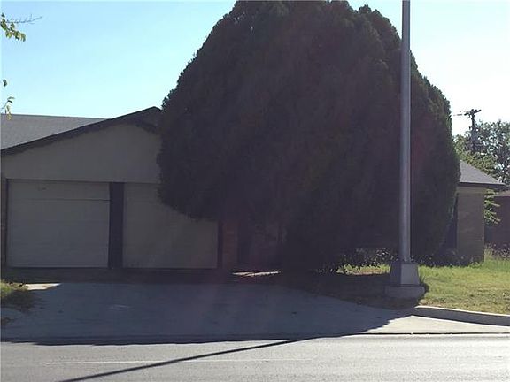 5th image of 5104 Holiday Ln