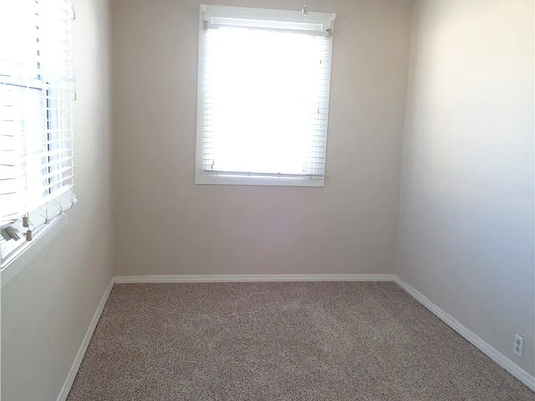 1011 Florida St — Photo 9