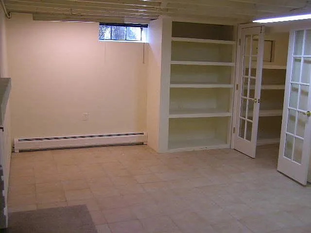 435 N Monroe St — Photo 16