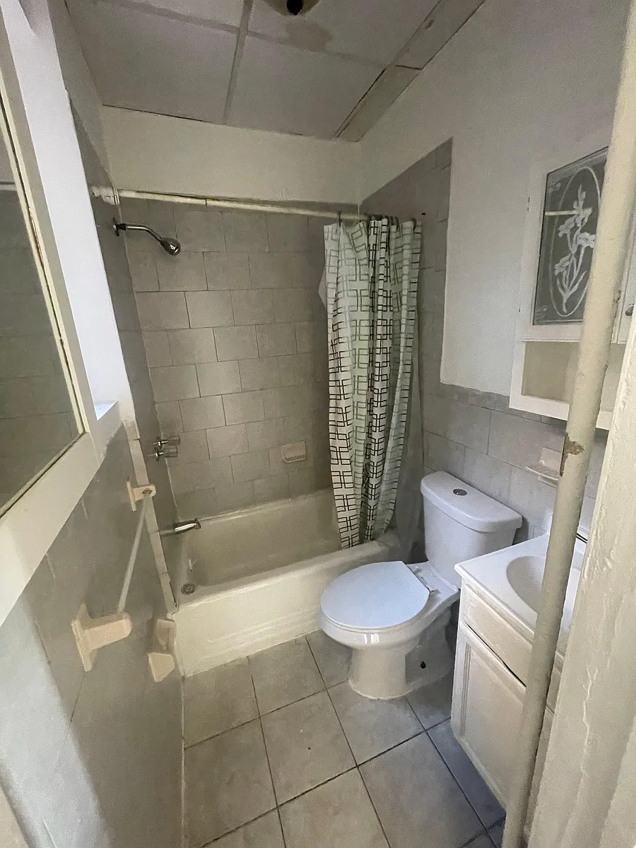Building Photo - 255-227 Clifton Ave #10/3F