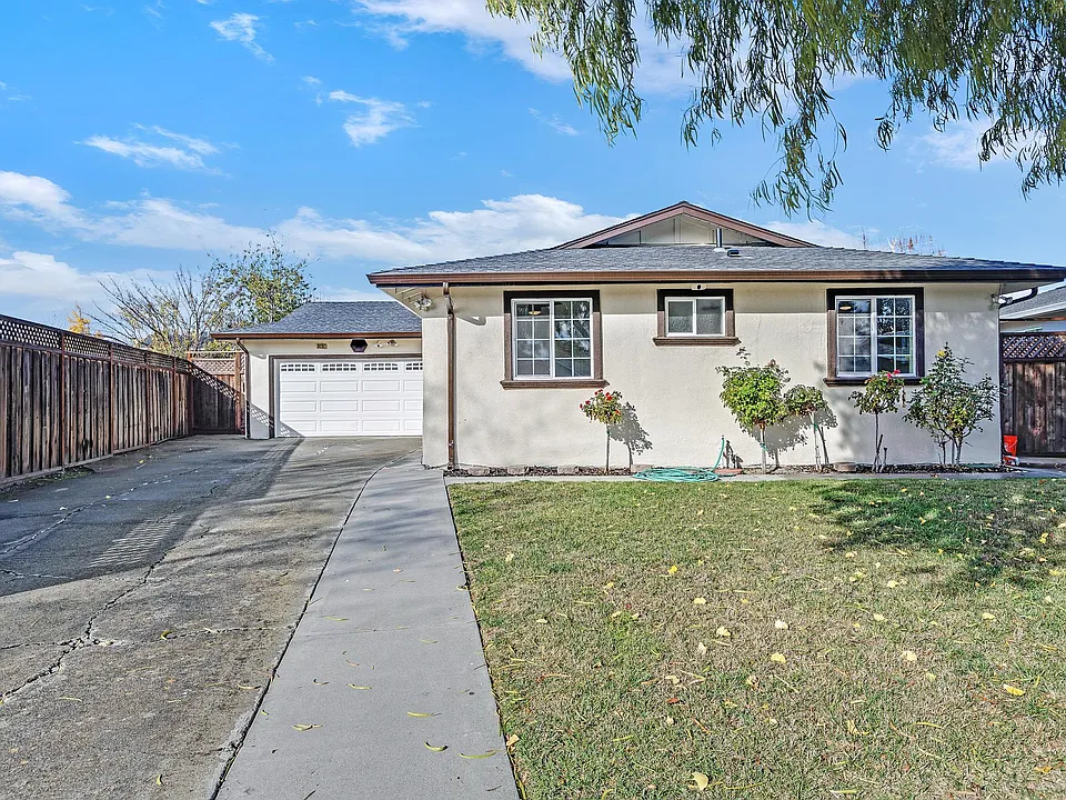 36287 Indian Wells Dr