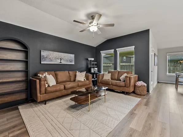 12007 Rushing Ridge Dr, Baytown, TX 77523