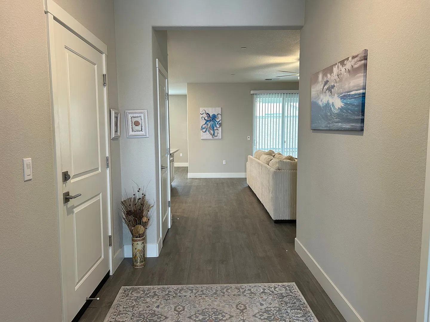 Wonderful 3 Bedroom, 2 Bath Home with Office — Photo 3